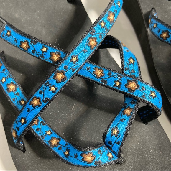 Teva Strappy Flip Flop Thong Sandals Blue Floral - Picture 5 of 10